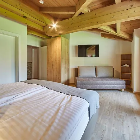 Fuchsbau * Viehhofen